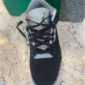 Jordan 3 Pine Green- used 3 times in great condition. Size 11